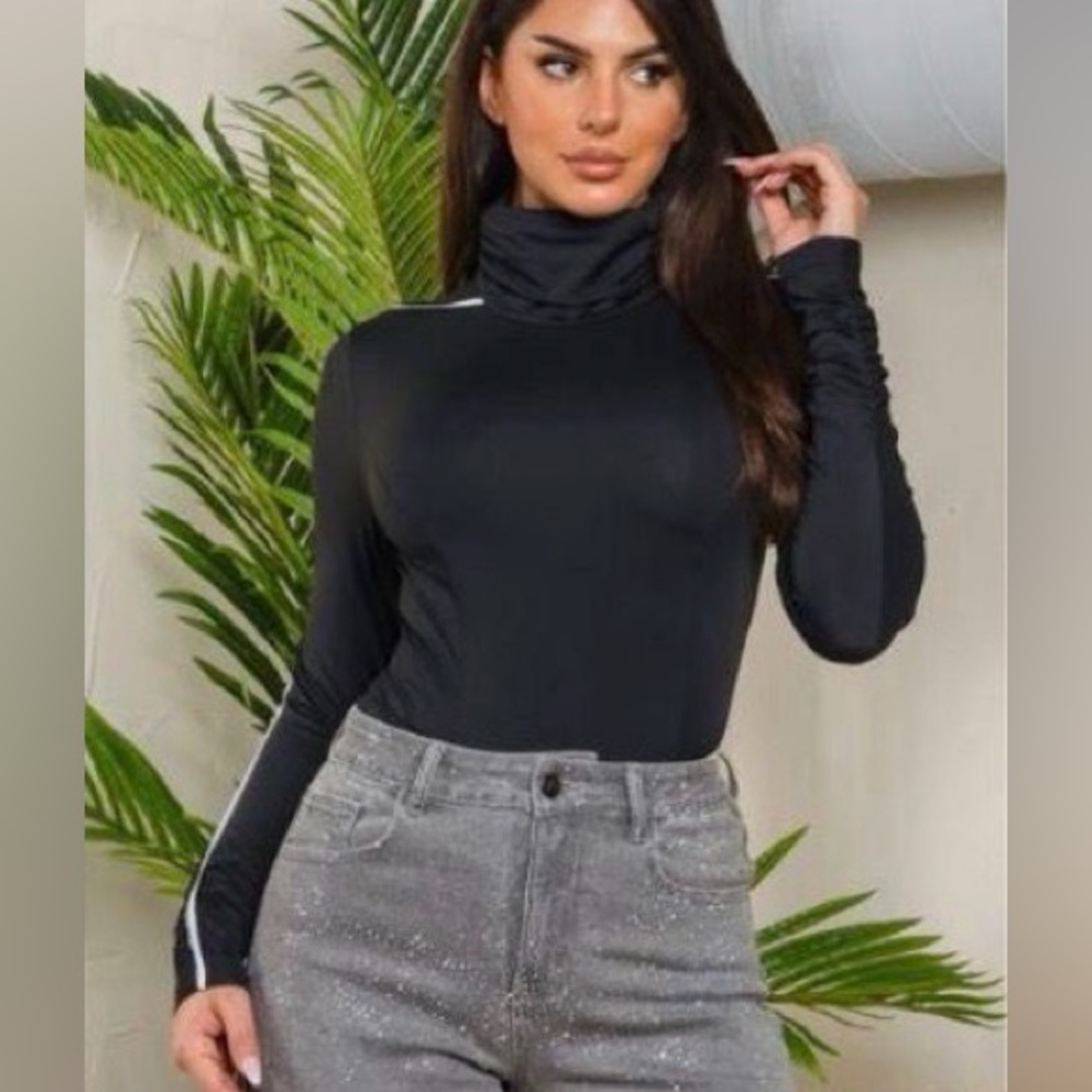 #188 stripe turtleneck top